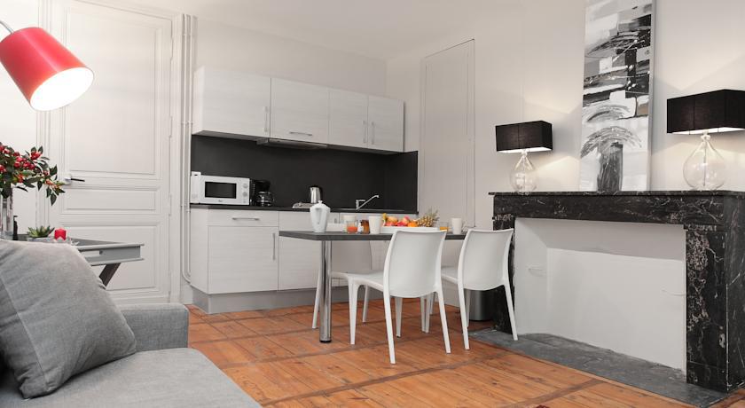Suites De La Tour Perigueux Centre Номер фото
